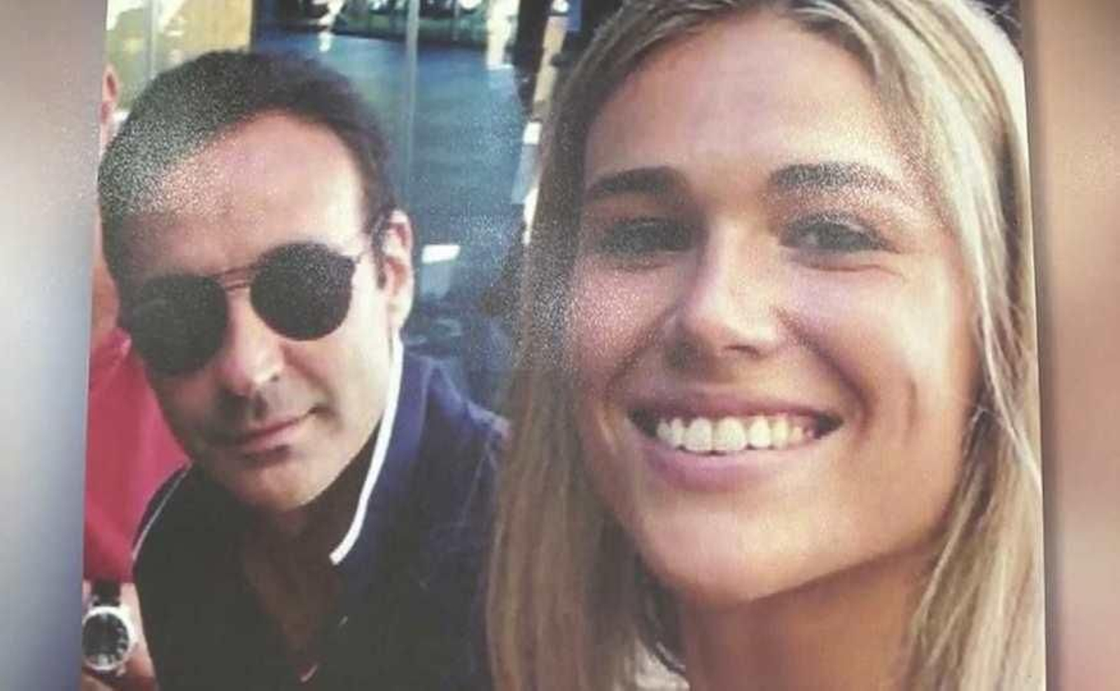 Enrique Ponce con Ana Soria en una imagen captada en Mojácar.