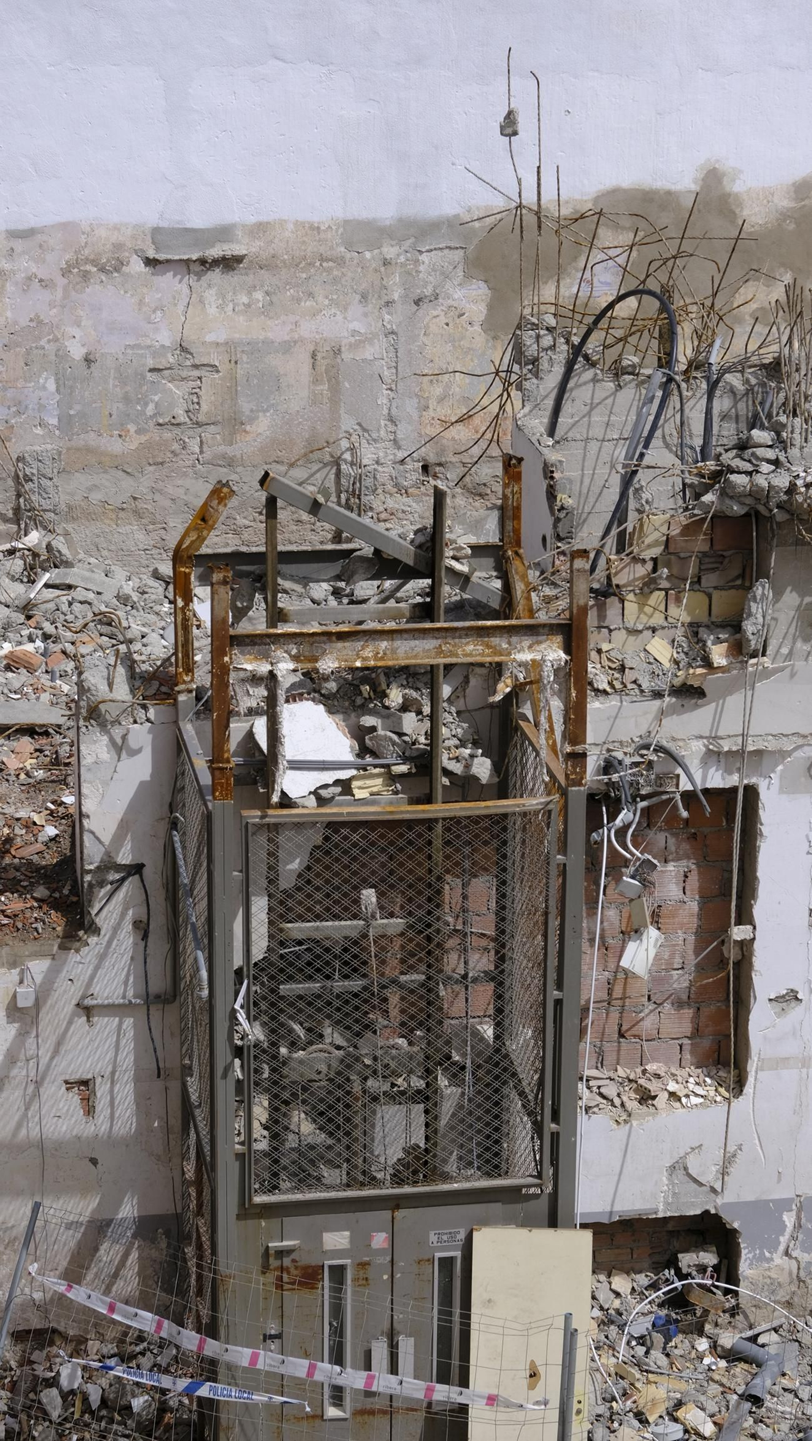 Las mejores imágenes del edificio de Correos demolido