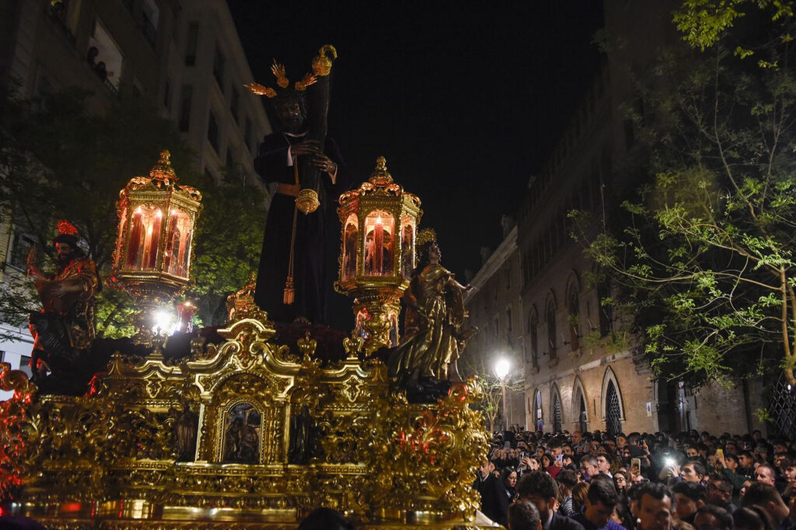 Por entonces la hermandad rendía culto a los antiguos titulares