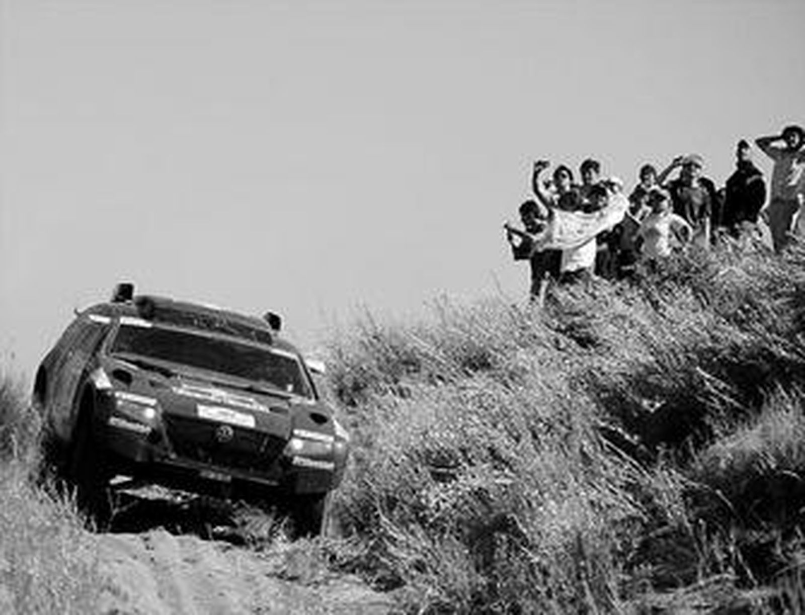 El Volkswagen de Carlos Sainz, durante la etapa de ayer en el rally Dakar.