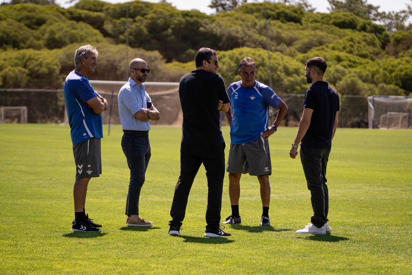 Las fotos del Betis con los recién llegados a Almancil