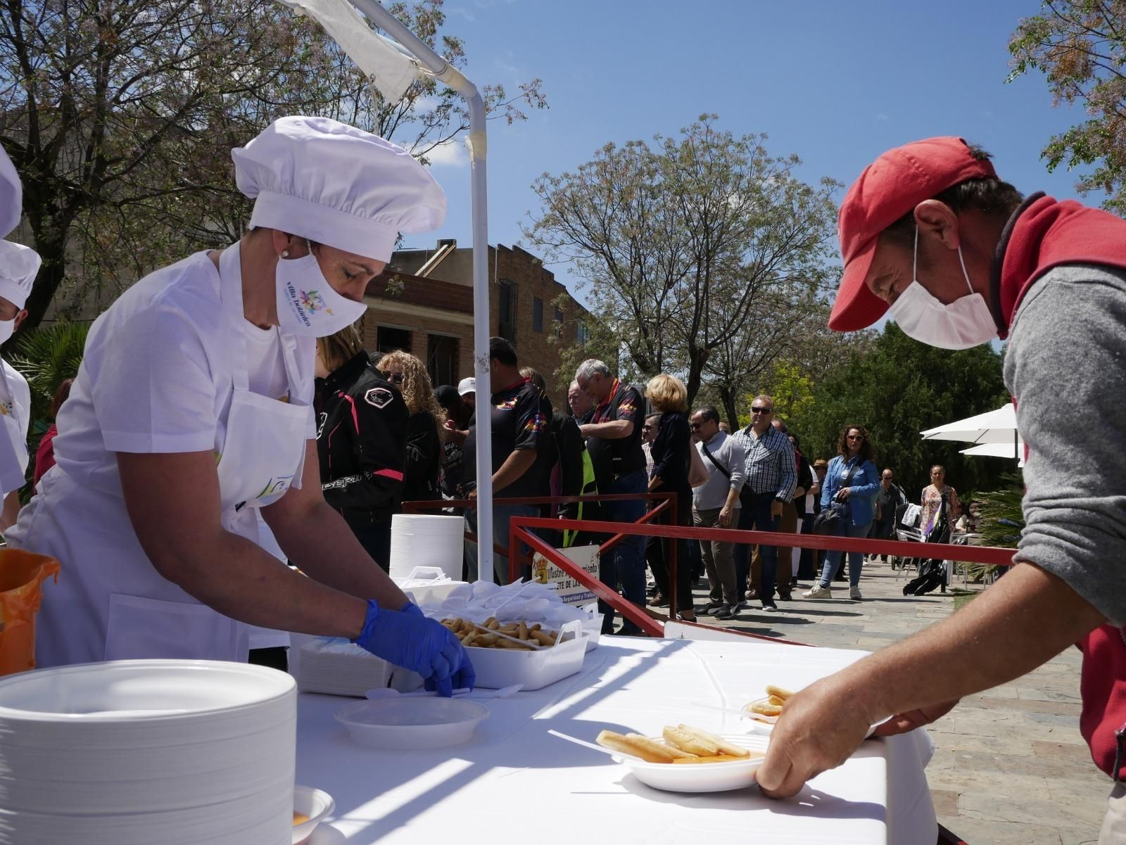 El salmorejo de récord de Cañete de las Torres, en imágenes
