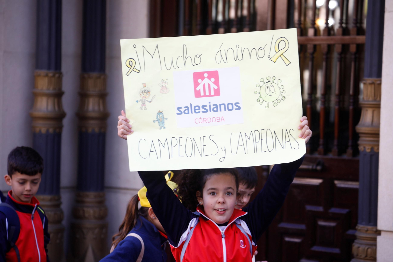 Más de un millar de niños marchan por Córdoba contra el cáncer infantil