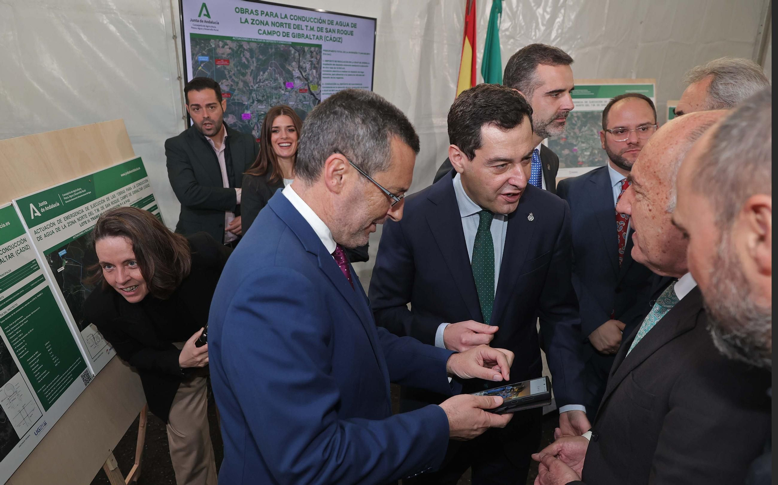 Juanma Moreno inaugura en Castellar la nueva tubería de agua para abastecer la zona norte de San Roque y el Valle del Guadiaro, en imágenes