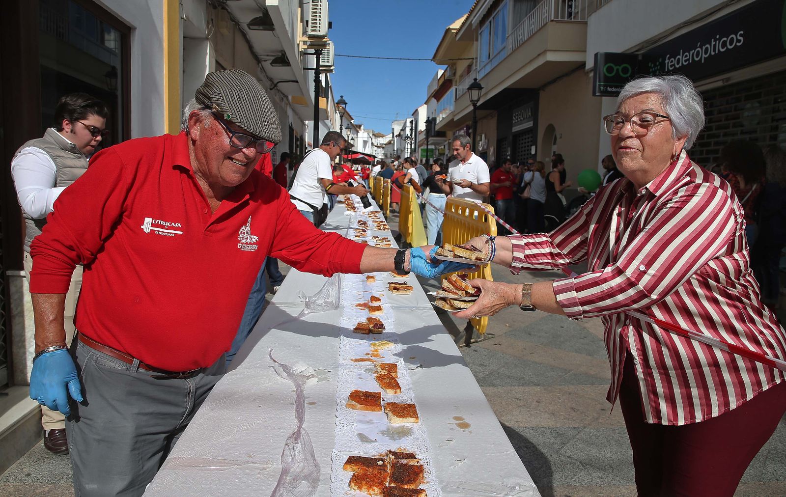 La III Tosta Ibérica Gigante de Los Barrios, en imágenes