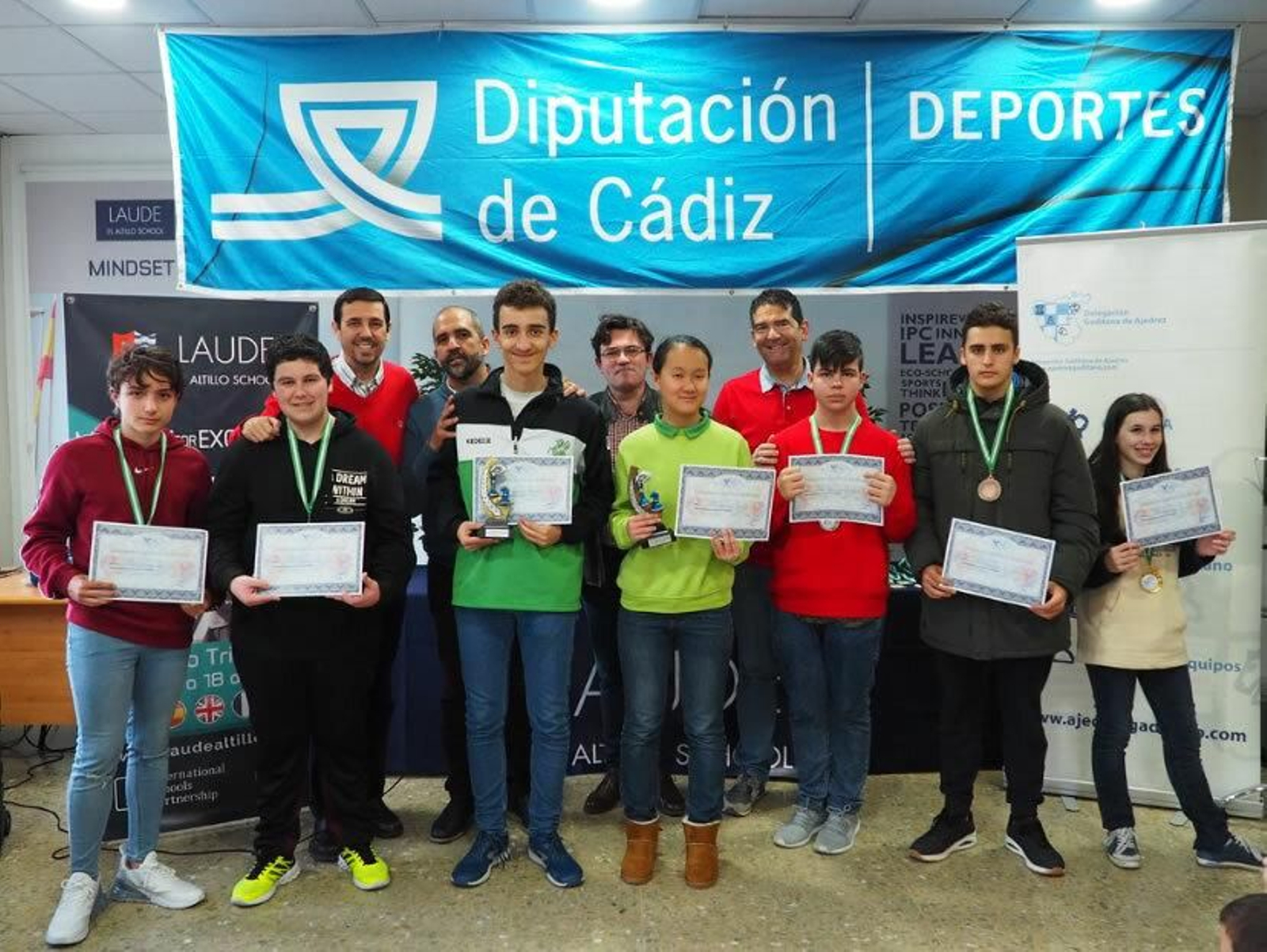 Campeones, becados y semi becados de categoría sub-16.