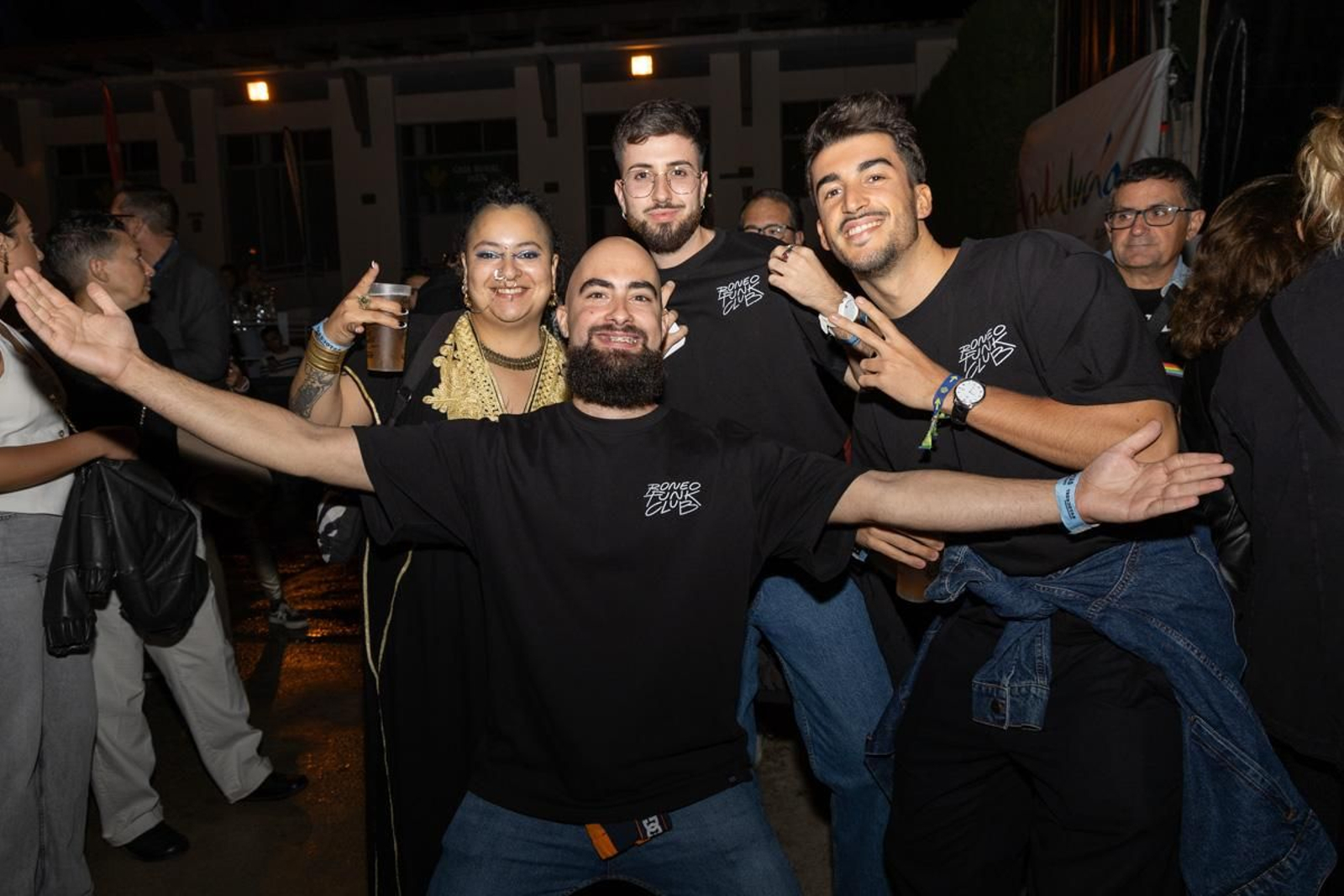 Feria de noche de San Lucas, Concierto de La Plazuela y La Mona Chita Rock, en imágenes