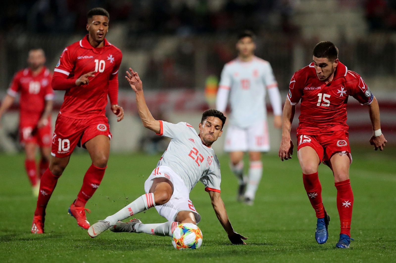 Jesús Navas, en el partido clasificatorio a la Eurocopa en Malta.