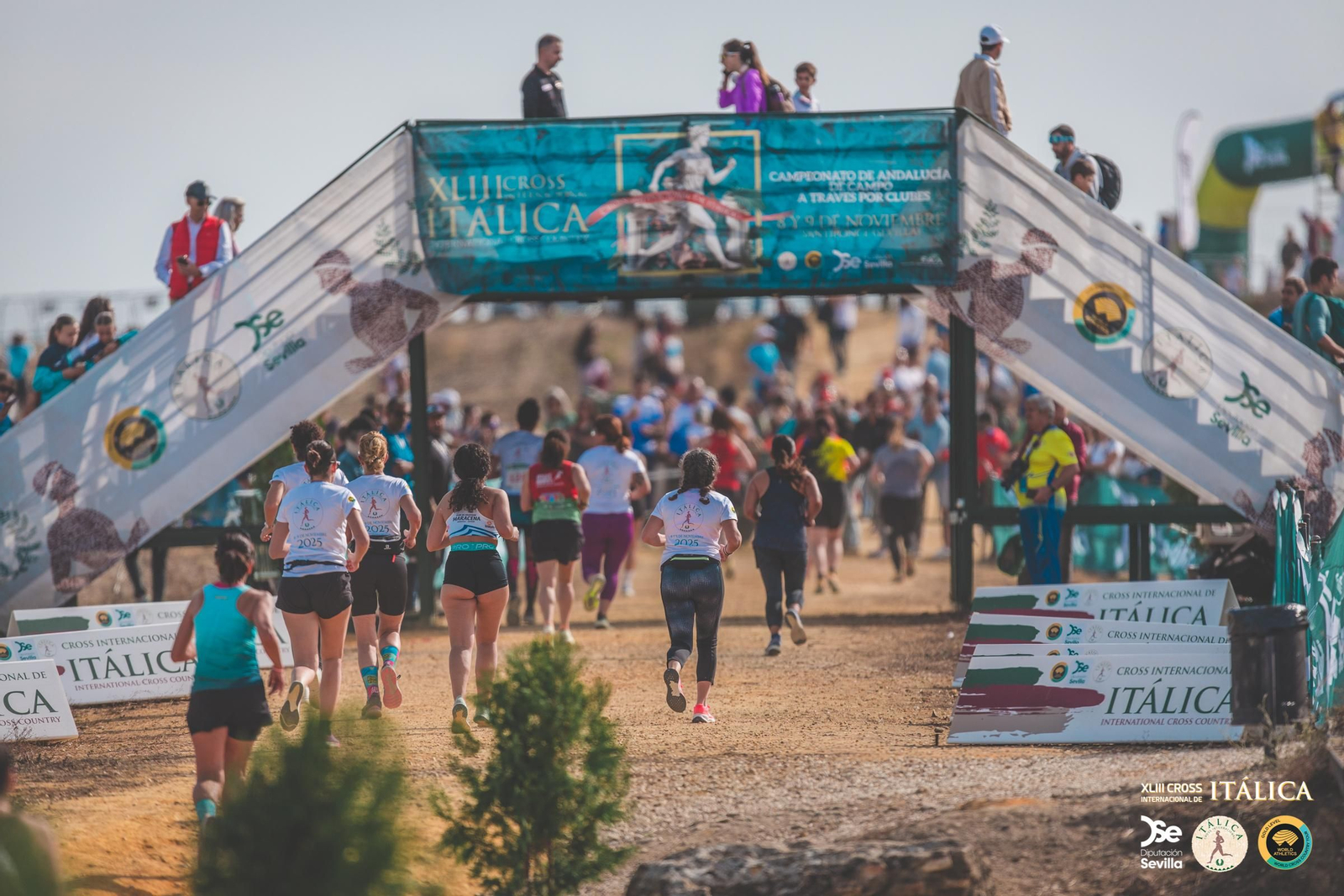 Búscate en las fotos del Cross de Itálica 2025 | 1