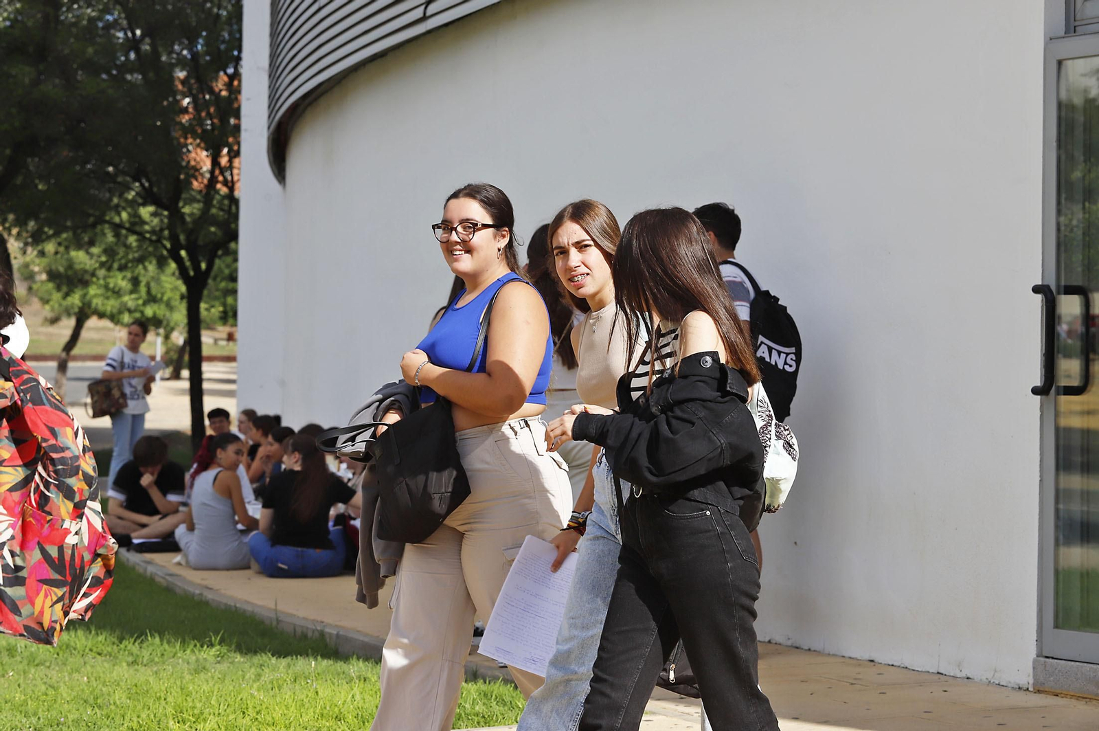 Imágenes del comienzo de las pruebas de evaluación para el acceso a la universidad en Huelva