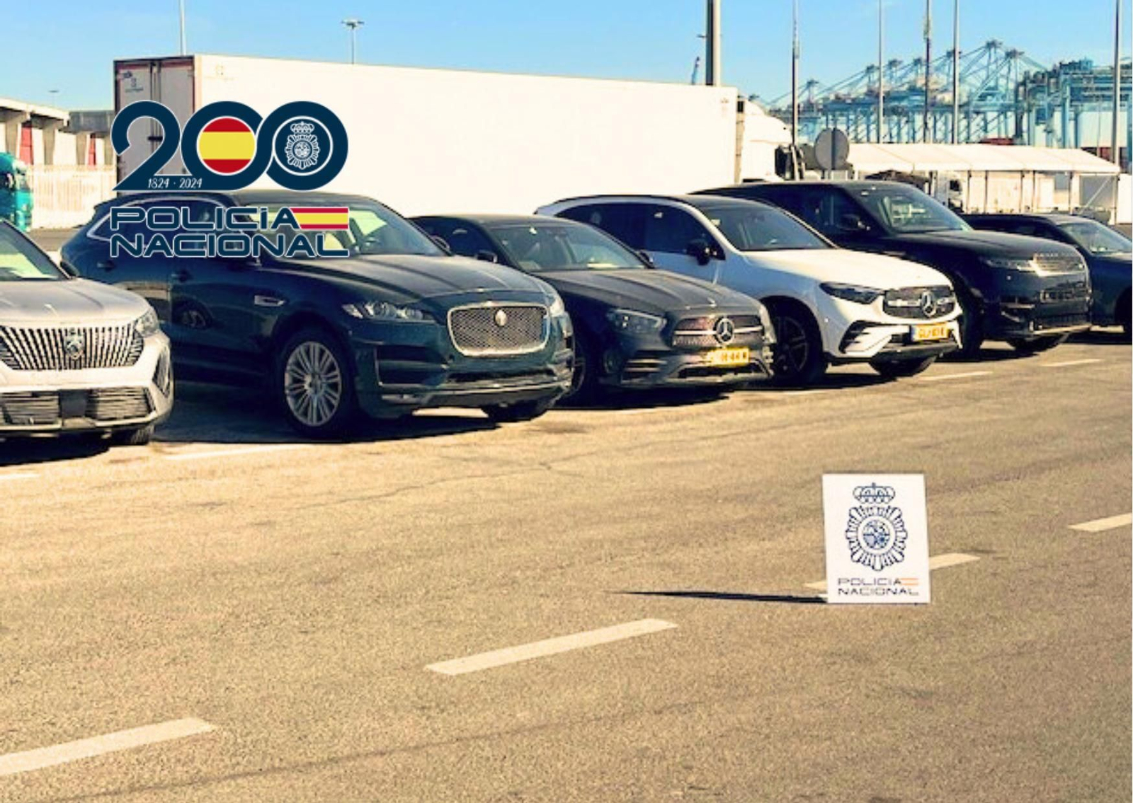 Los vehículos recuperados por la Policía Nacional en Algeciras.