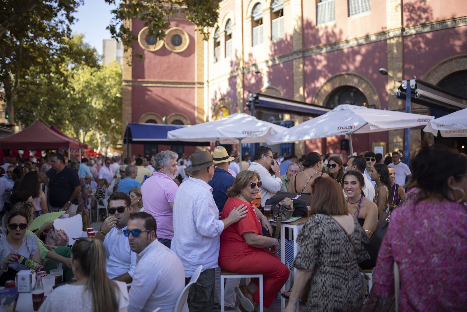 Colombinas 2023: Imágenes del ambiente en la Plaza de Toros en el festejo del viernes