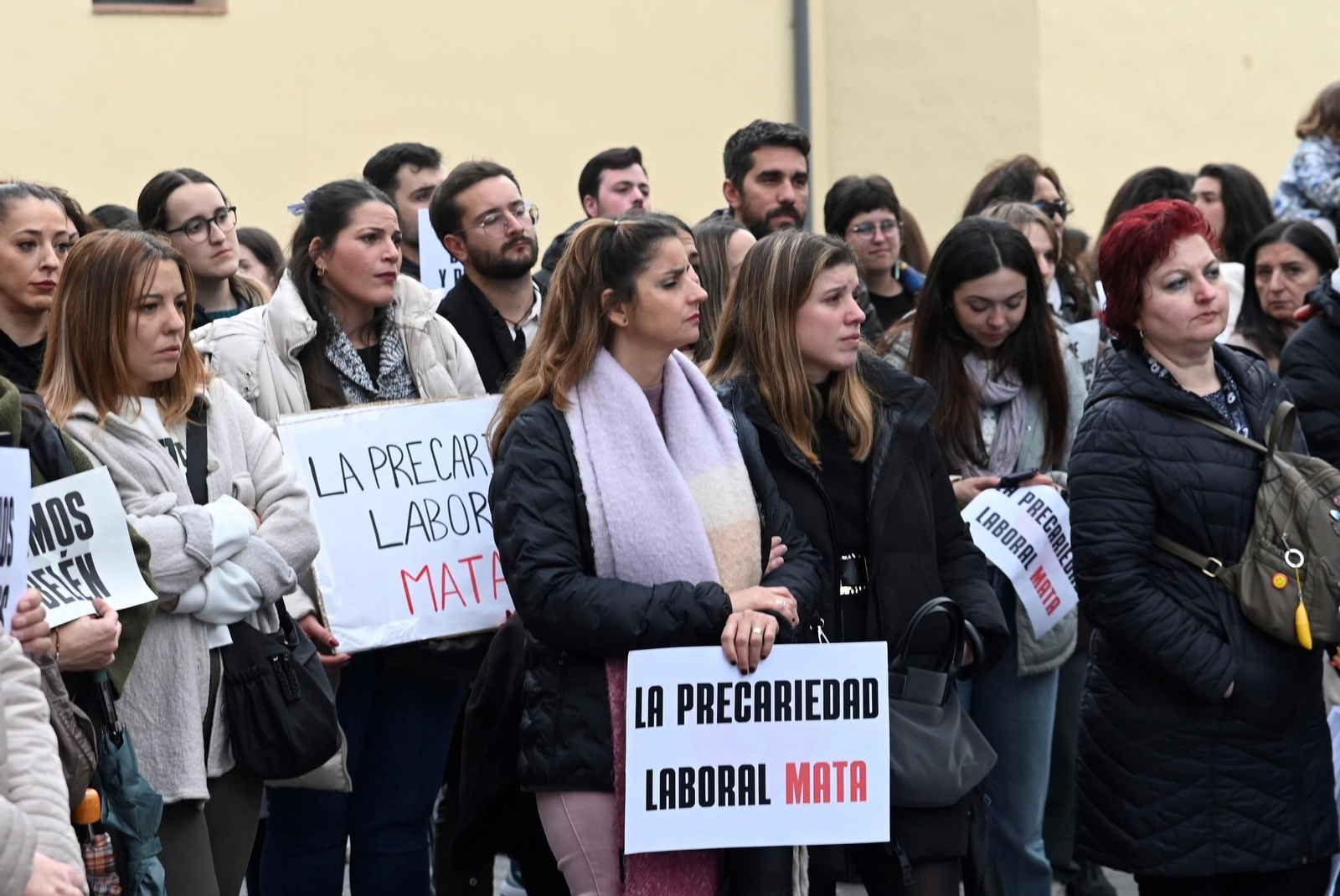 La concentración en Córdoba por la educadora social asesinada en Badajoz, en imágenes