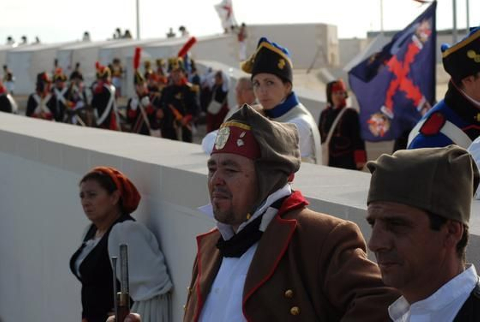 Unas 500 personas participan en la recreación de la batalla del Portazgo, en el entorno del puente Zuazo, con motivo del Bicentenario. 

Foto: Rioja