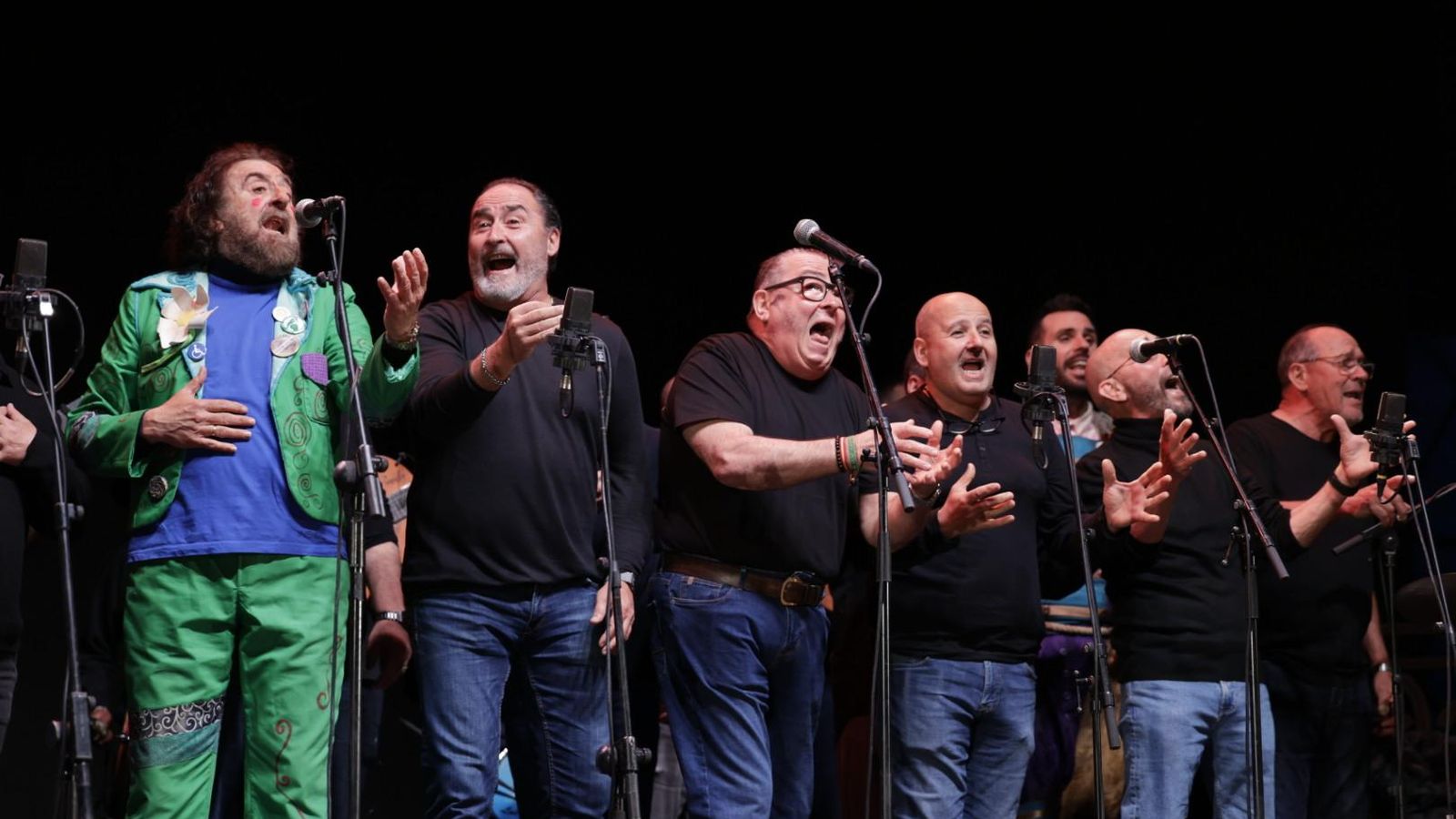 Búscate entre las mejores imágenes de la quema del dios Momo