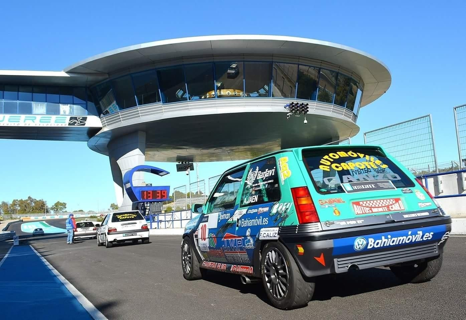 El piloto jerezano, con el 'Soplillo' en el Circuito de Jerez.