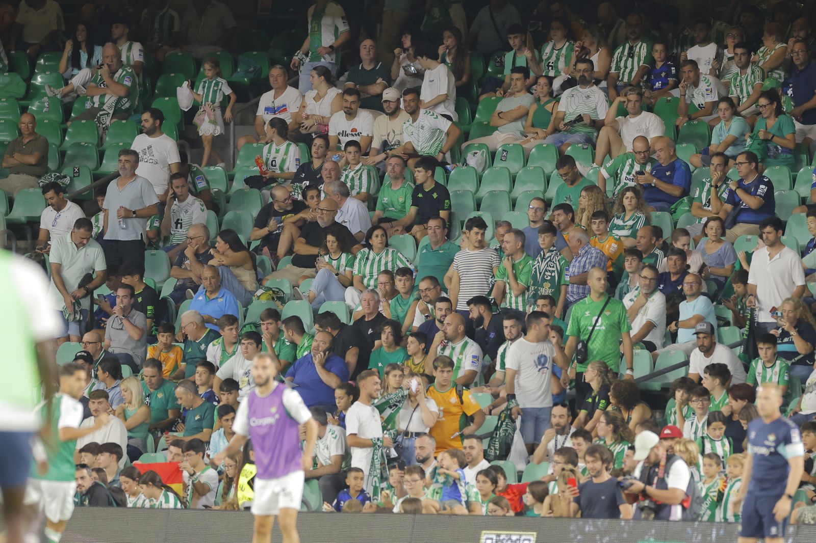 Búscate en las fotos del Betis-Valencia