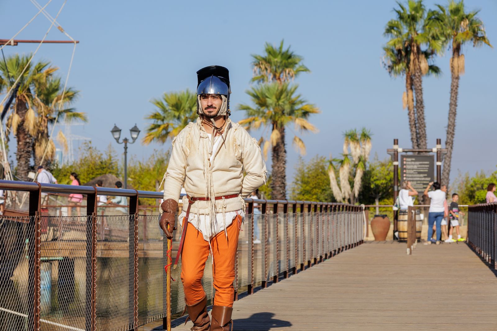 Las imágenes del Muelle de las Carabelas este 12 de octubre
