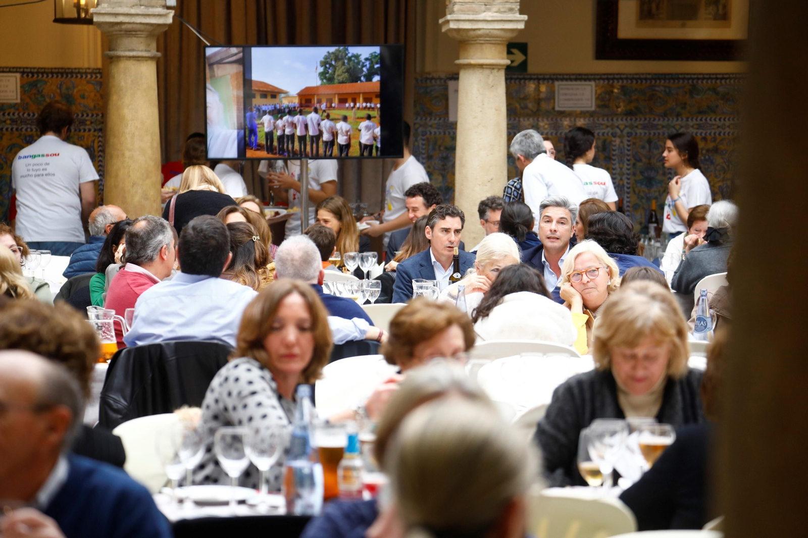 La comida benéfica de la Fundación Bangassou en Córdoba, en imágenes