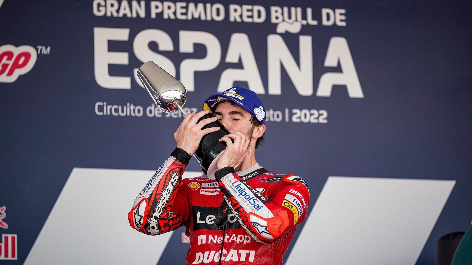 Pecco Bagnaia logró la primera victoria del año en Jerez y puede coronarse en Valencia.