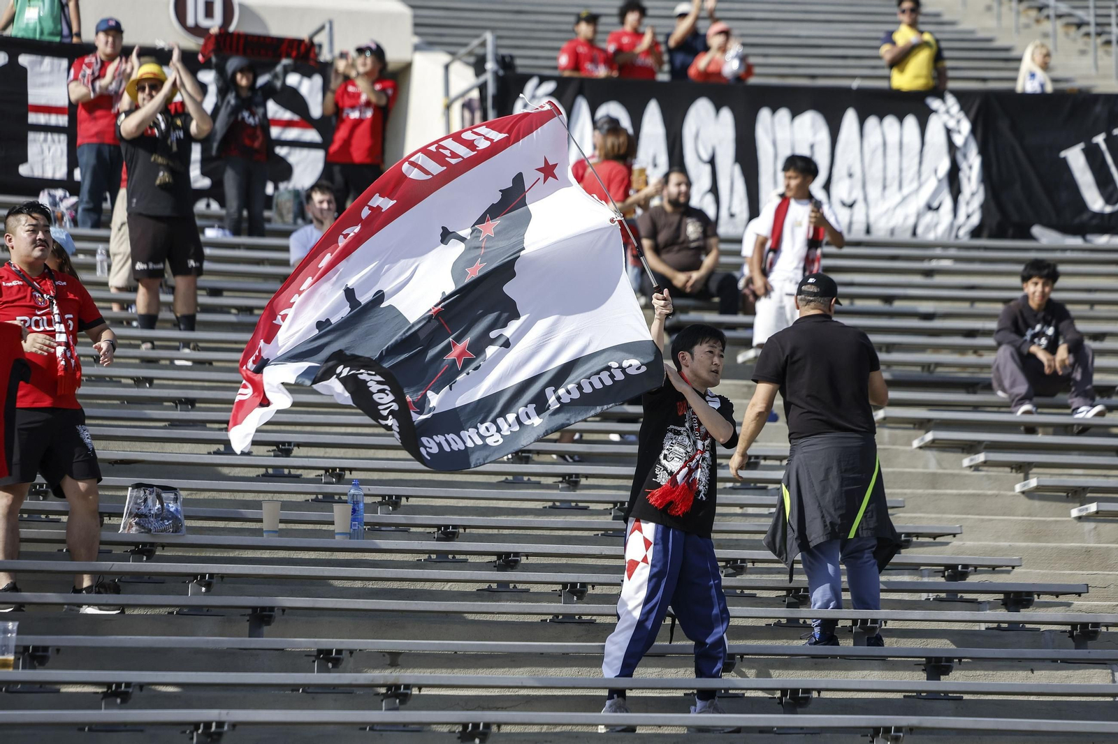 Urawa Red Diamonds-Monterrey (41).jpg