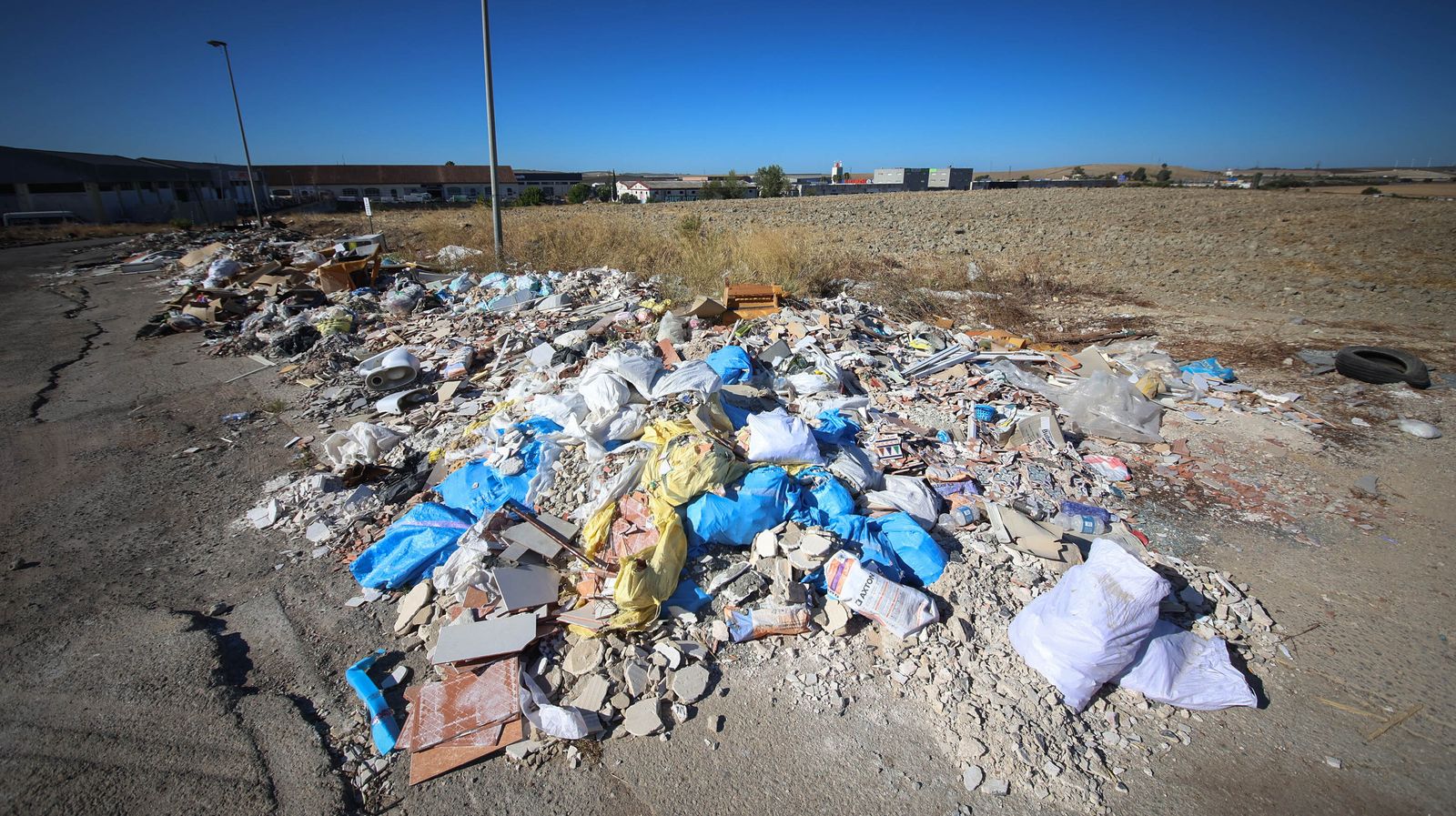 Escombrera ilegal en Jerez