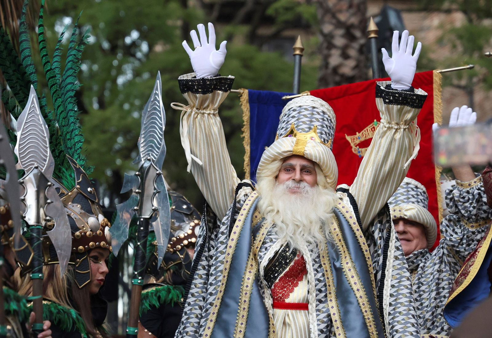 Los Reyes Magos llenan Málaga de ilusión tras la lluvia