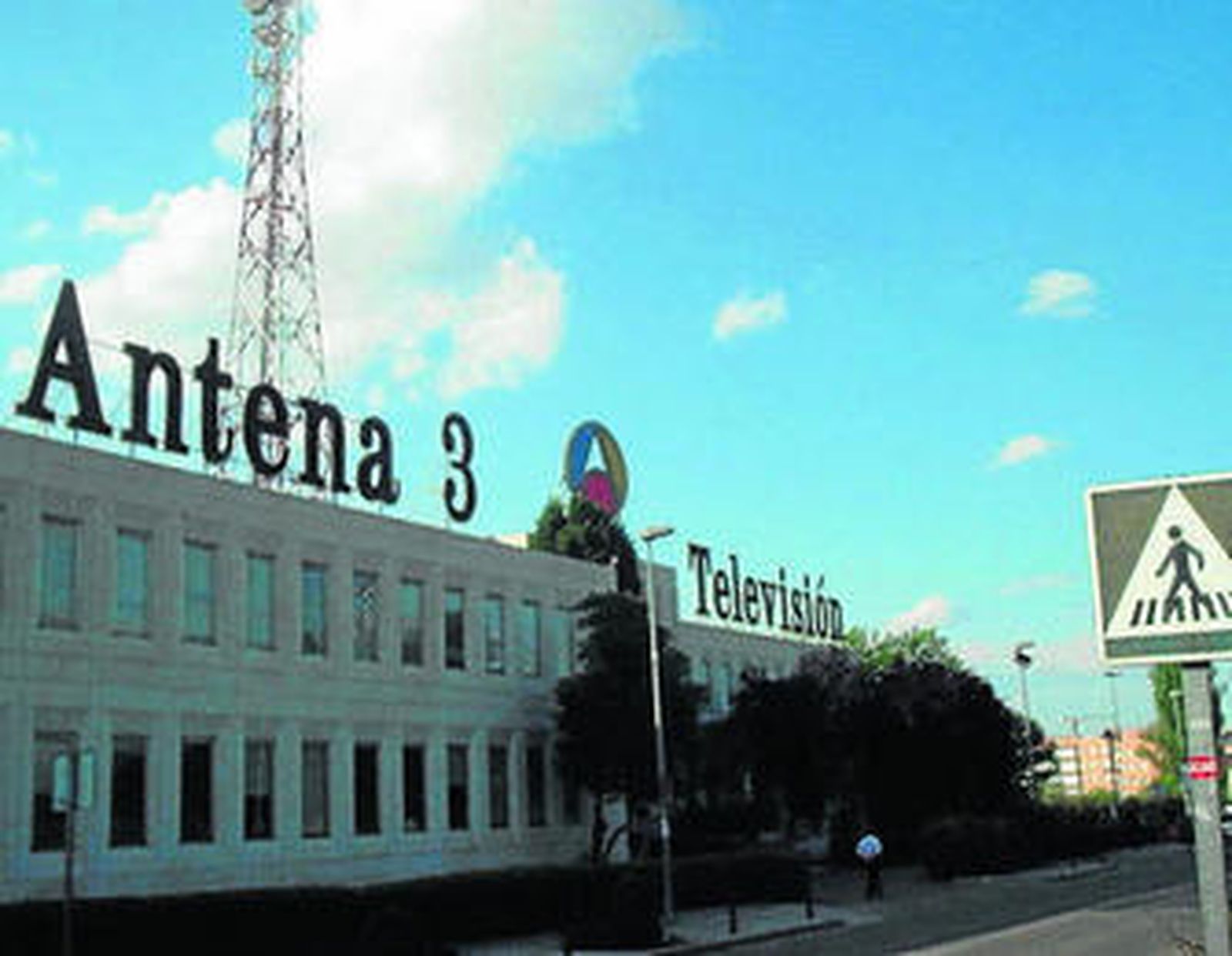 La fachada de la sede central de Antena 3.