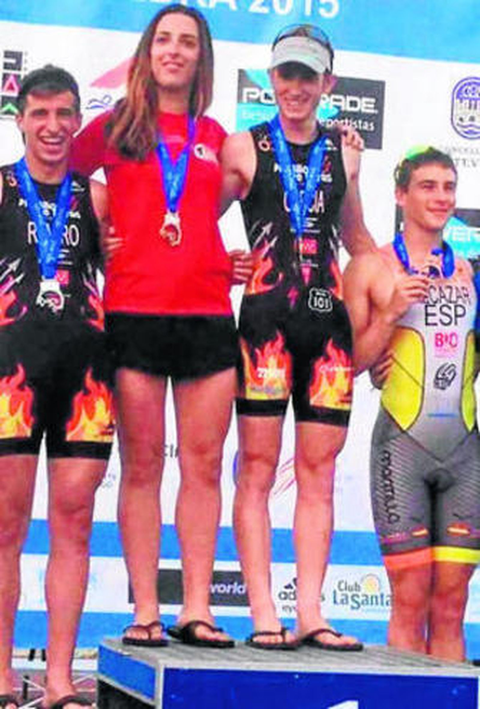 Carlos Alcázar, en el tercer lugar del podio de su grupo de edad.