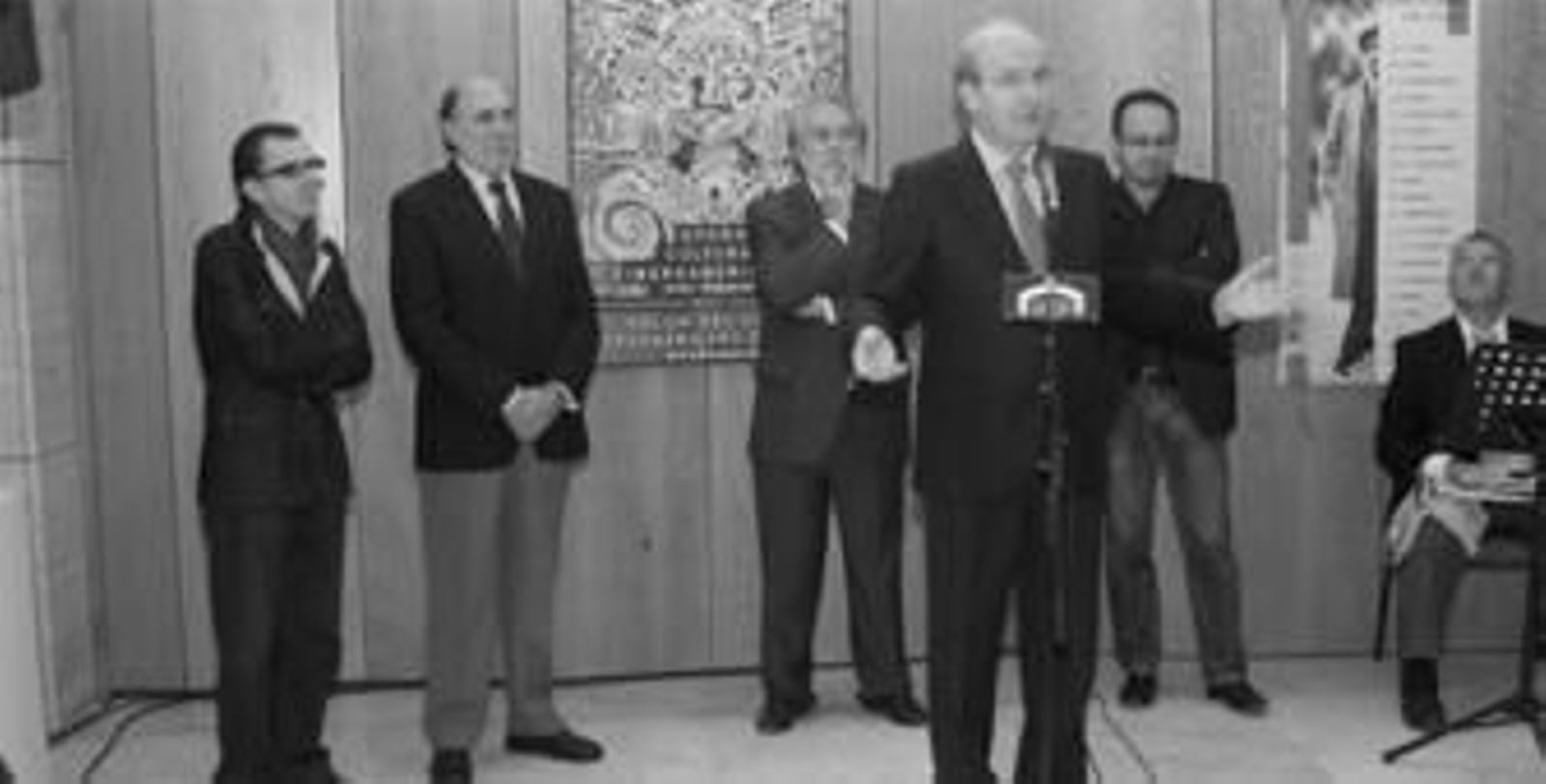 El alcalde de Huelva, Pedro Rodríguez, inauguró ayer las exposiciones.