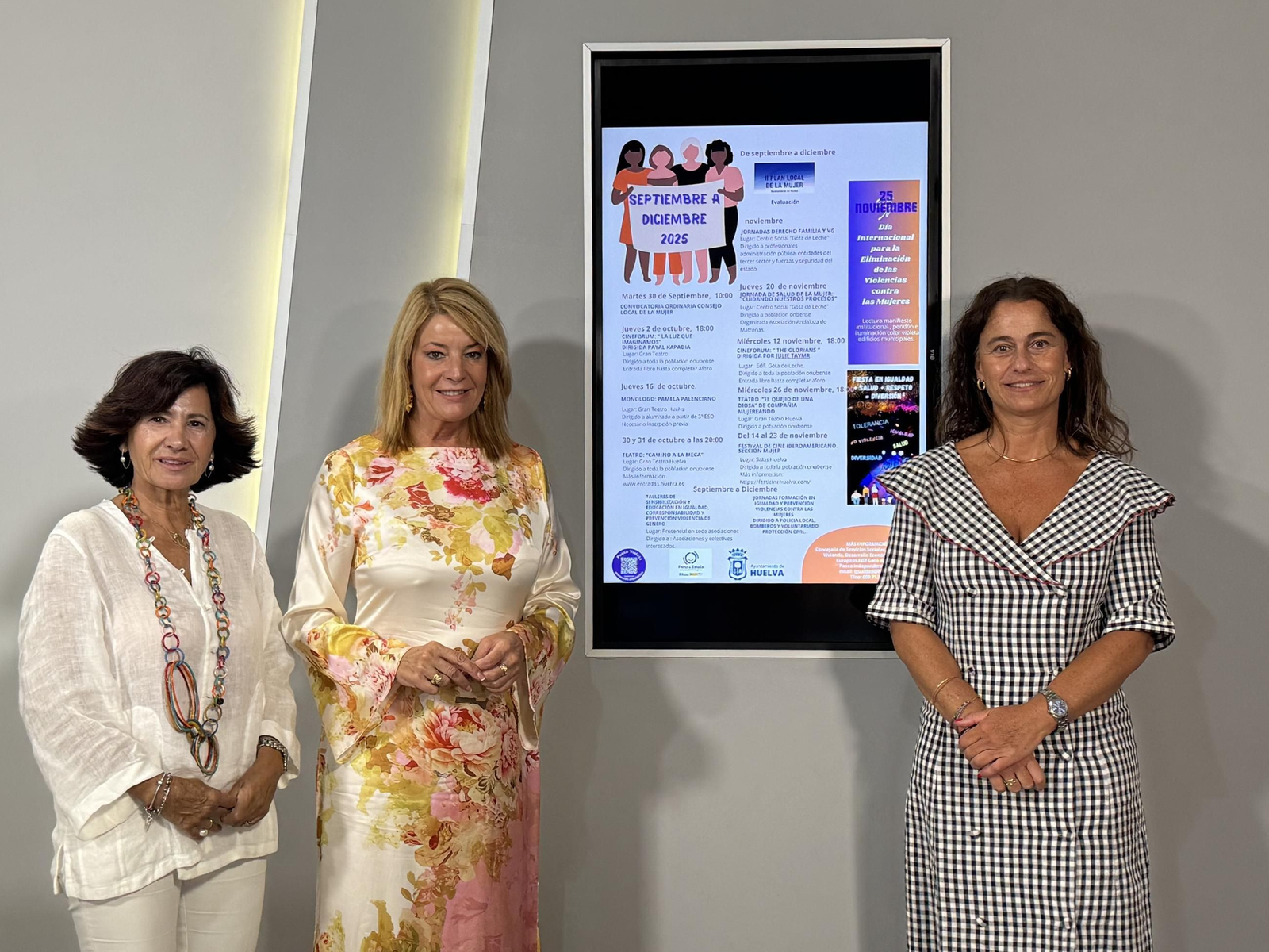 Pilar Miranda y Adela de Mora en la presentación de la programación de Igualdad para el último cuatrimestre del año.