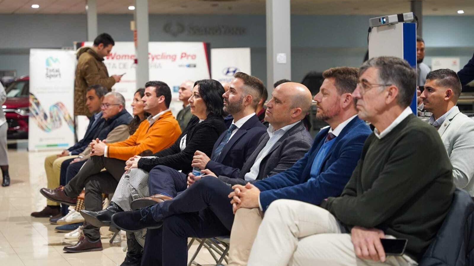 Algunas de las personalidades que han asistido a la presentación de este importante evento deportivo de la provincia.