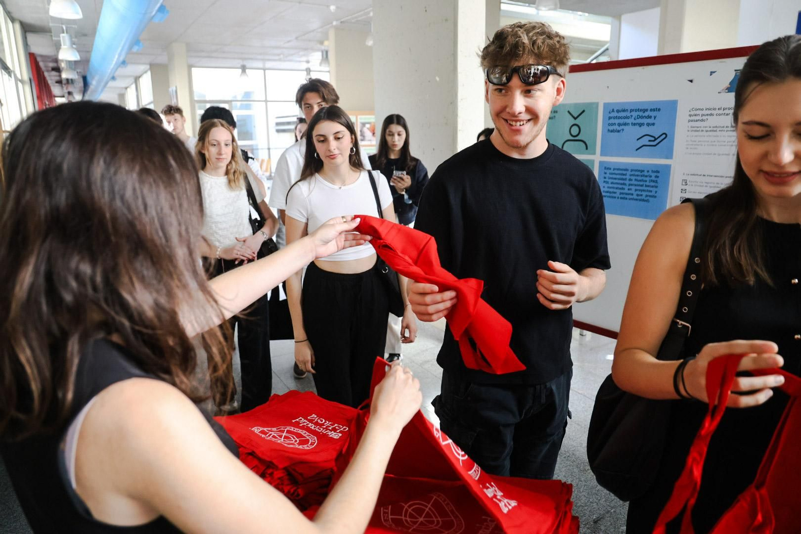 Imágenes de la recepción a los nuevos estudiantes Erasmus en la Universidad de Huelva