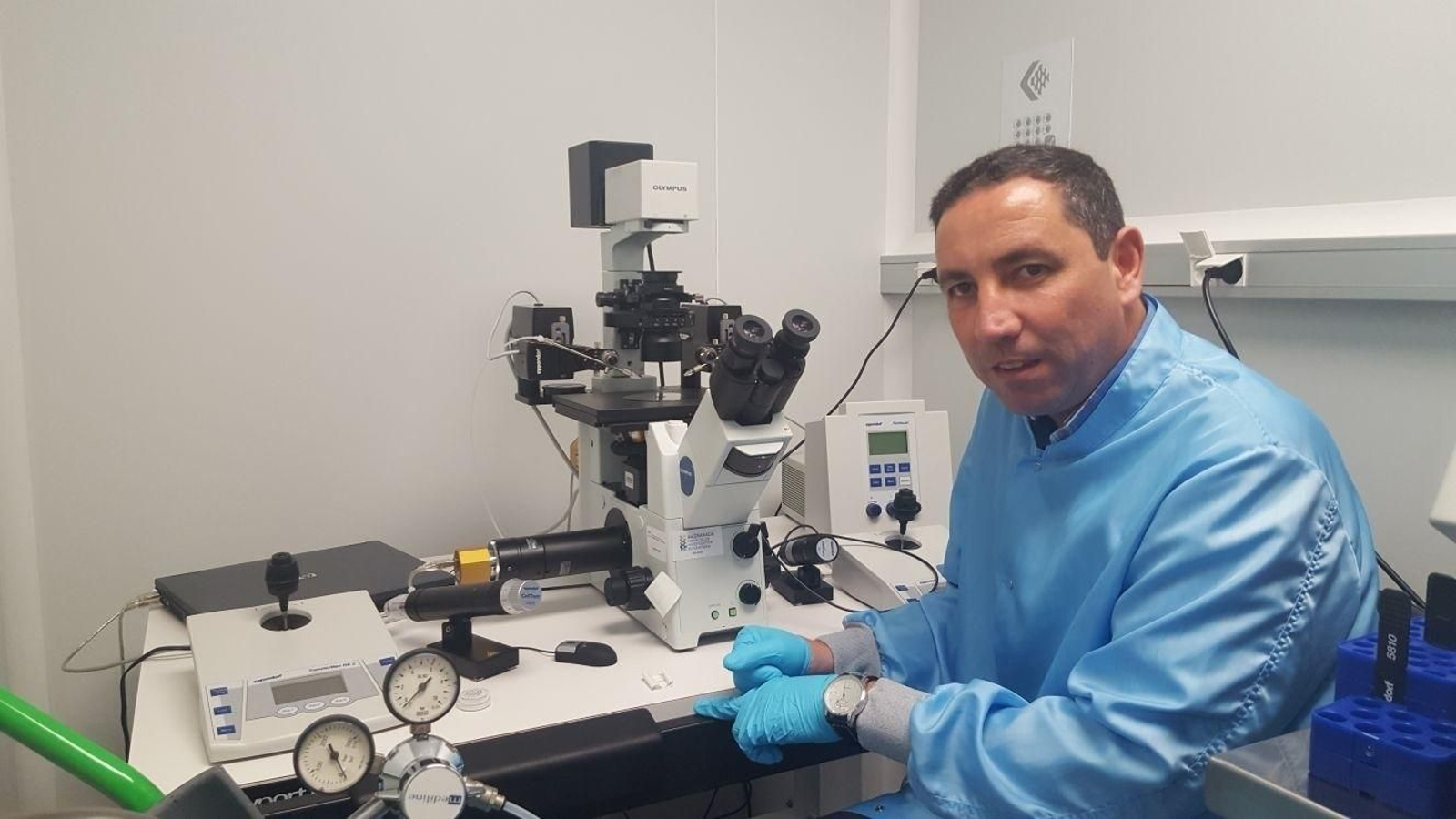 El almeriense en el laboratorio.