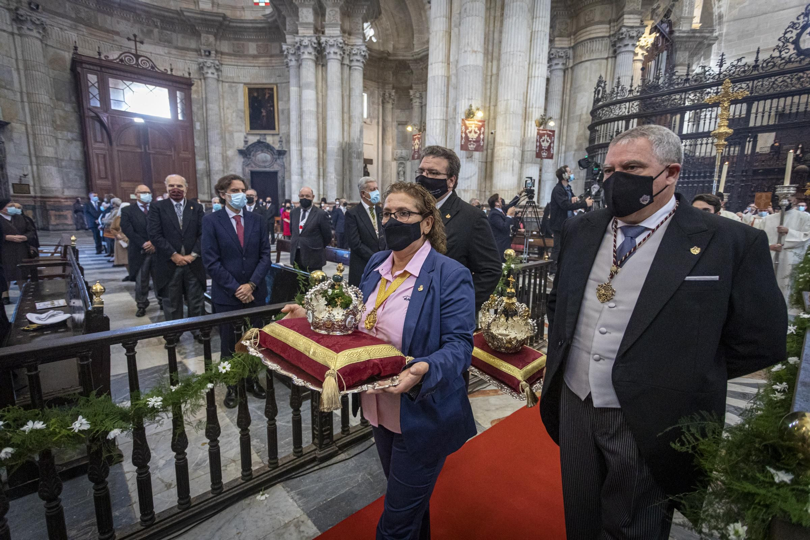 Coronación de la imagen de San José y el Niño Jesús