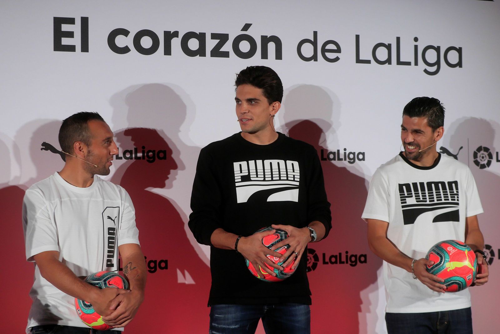 Cazorla, Bartra y Nolito, en el acto de presentación del balón de invierno de LaLiga.