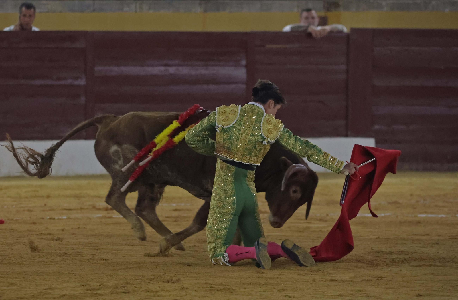 Fotos de la novillada mixta con picadores del sábado de la Feria de La Línea: Ignacio Candelas, Miriam Cabas y Juan Jesús Rodríguez