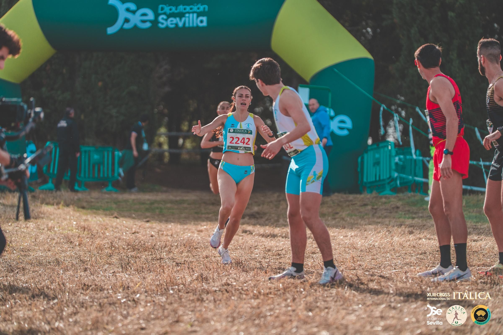 Búscate en las fotos del Cross de Itálica 2025 | 3