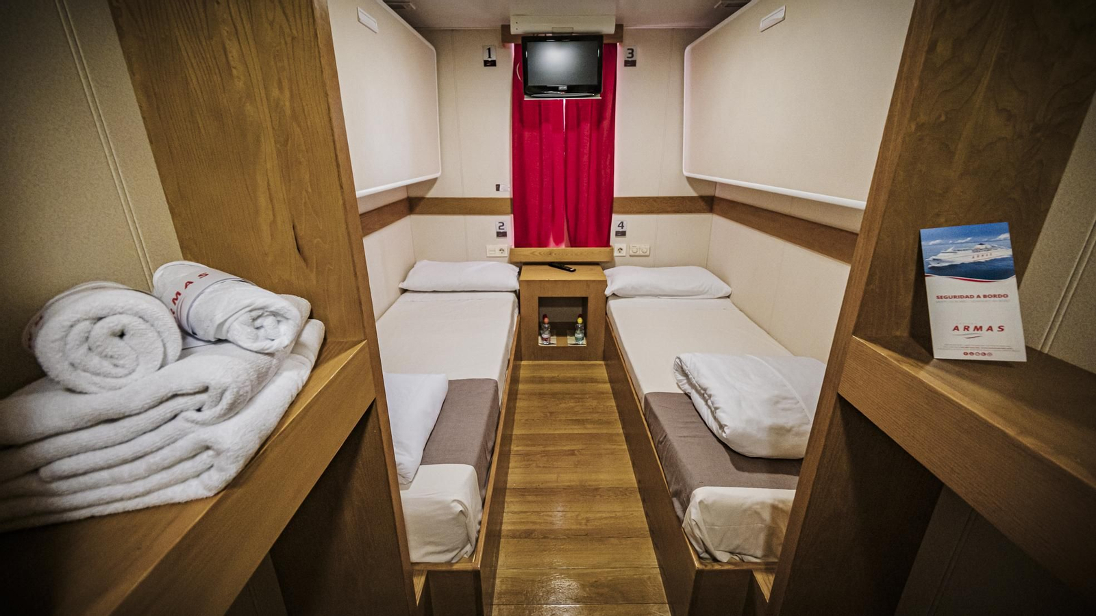 Interior del superferry 'Volcán de Tinamar'.