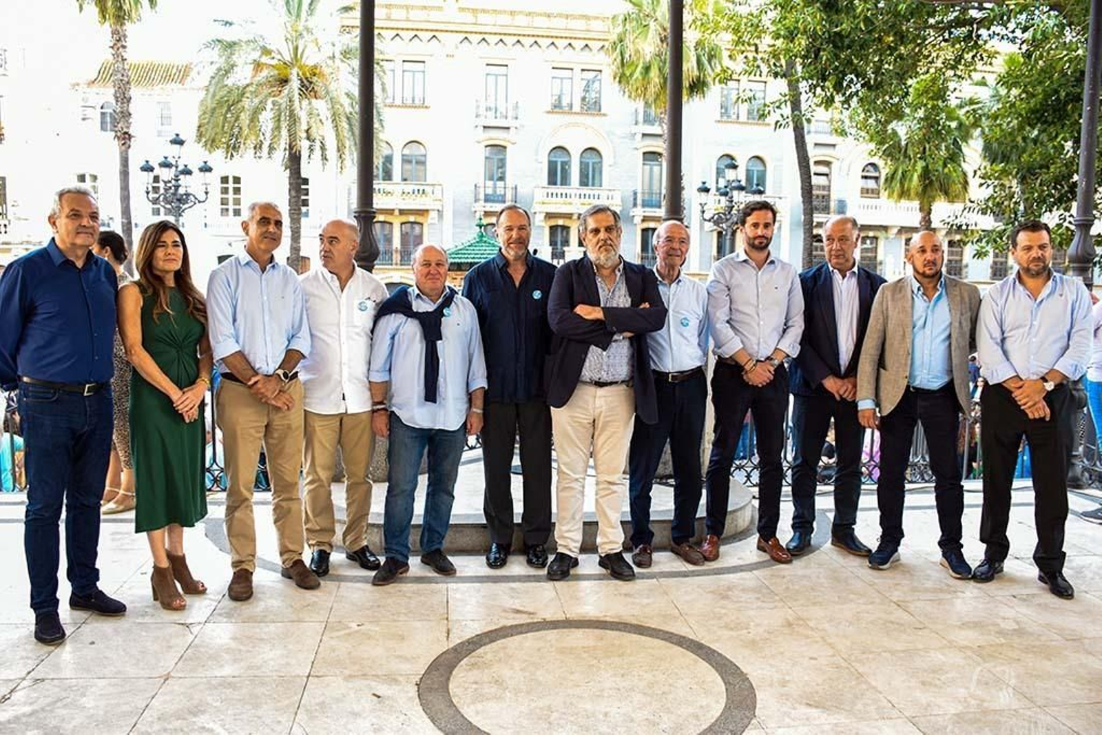 Imágenes de la concentración por las infraestructuras para Huelva