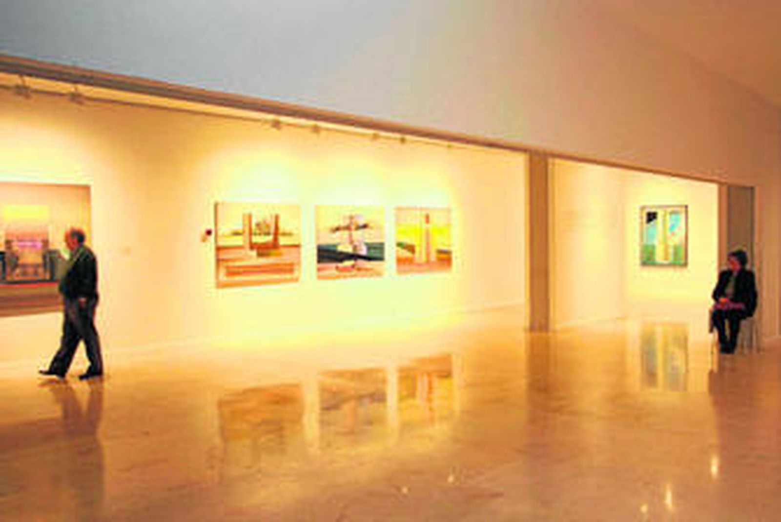 Exposición en una de las salas de arte del Museo del Patrimonio.
