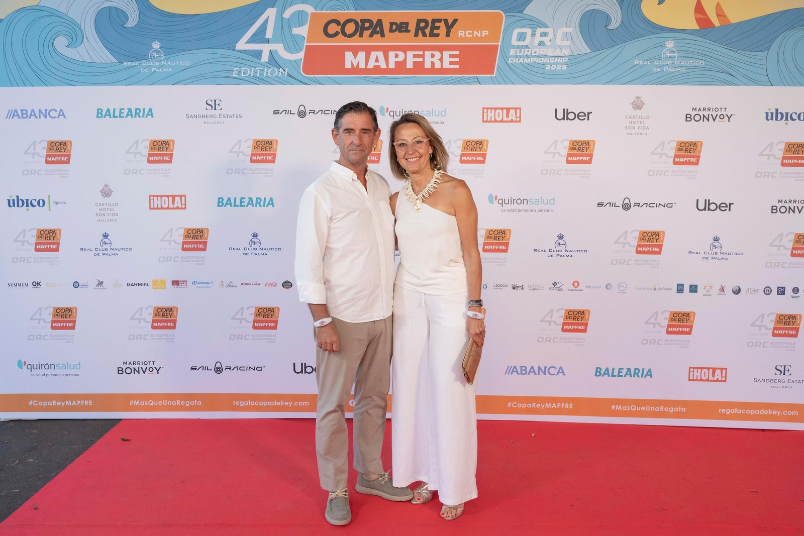 Búscate en el Cóctel de Blanco de la Copa del Rey Mapfre de vela