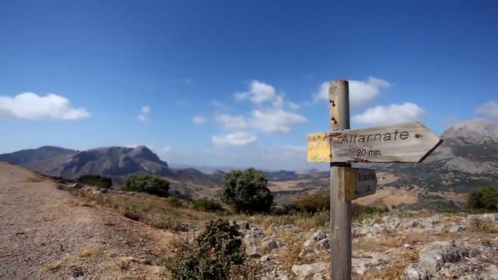 Nos gustaría decir que todos los caminos llevan a Alfarnate.