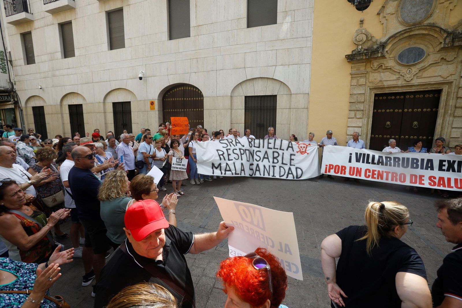 Las imágenes de la protesta de los vecinos de Villarrubia en defensa de la sanidad pública