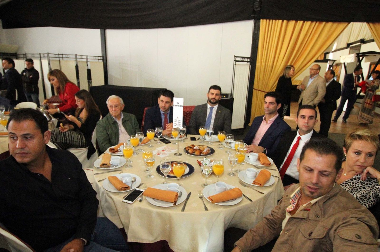 Imágenes del Desayuno Informativo del Grupo Joly con Javier Targhetta