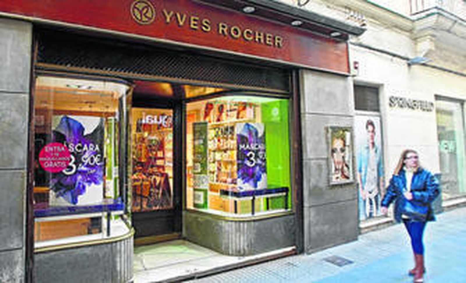 Fachada de la tienda de Yves Rocher en Columela, que ahora es explotada directamente por la central en España.