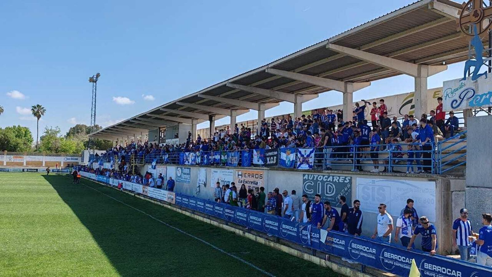 1.500 xerecistas se dieron cita en el Guadalquivir de Coria.