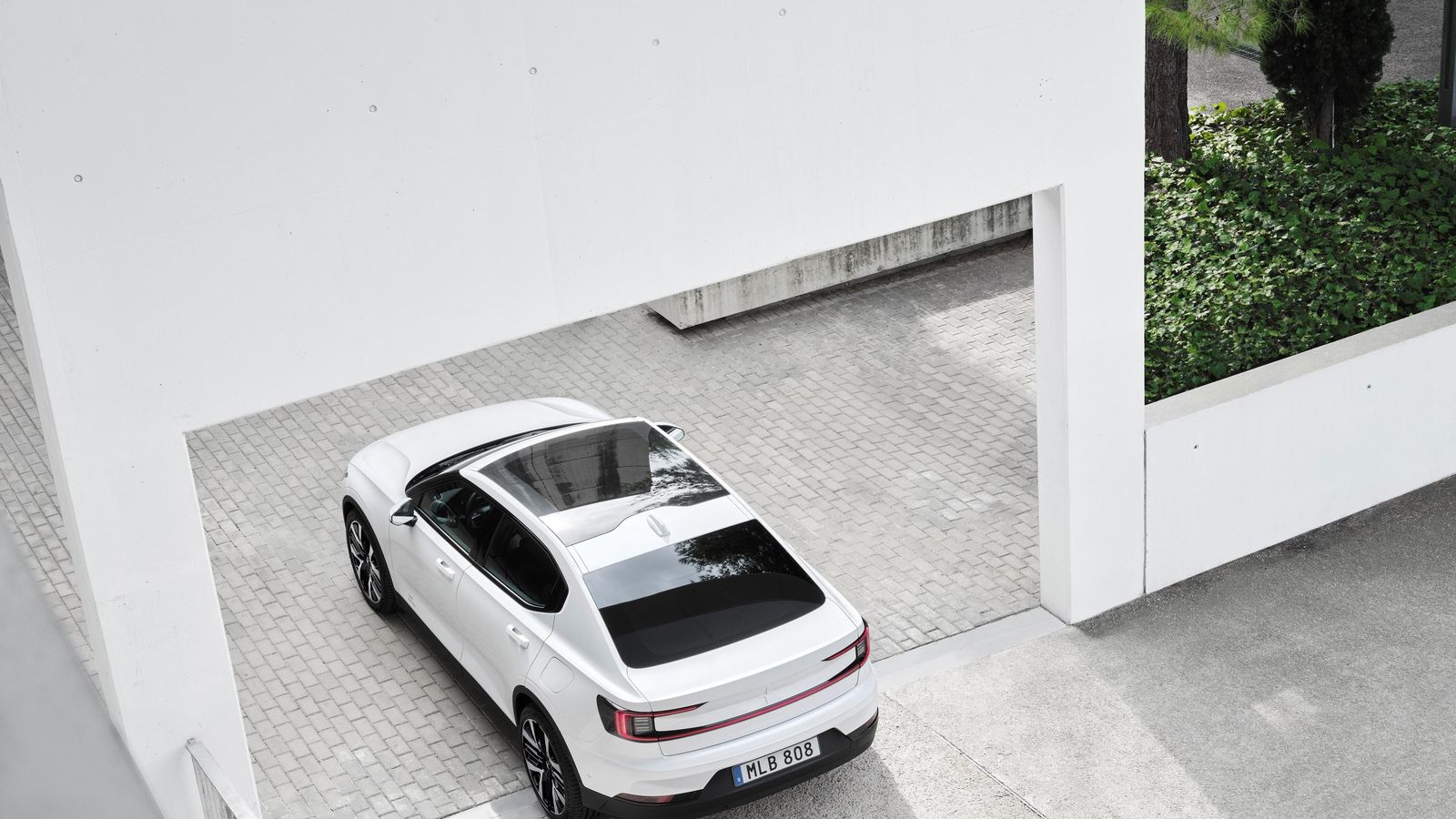 La batería de mayor capacidad es ahora de 82 kWh, mientras que con la de menor se obtienen ahora, sin que cambien, 40 km adicionales en la homologación WLTP.