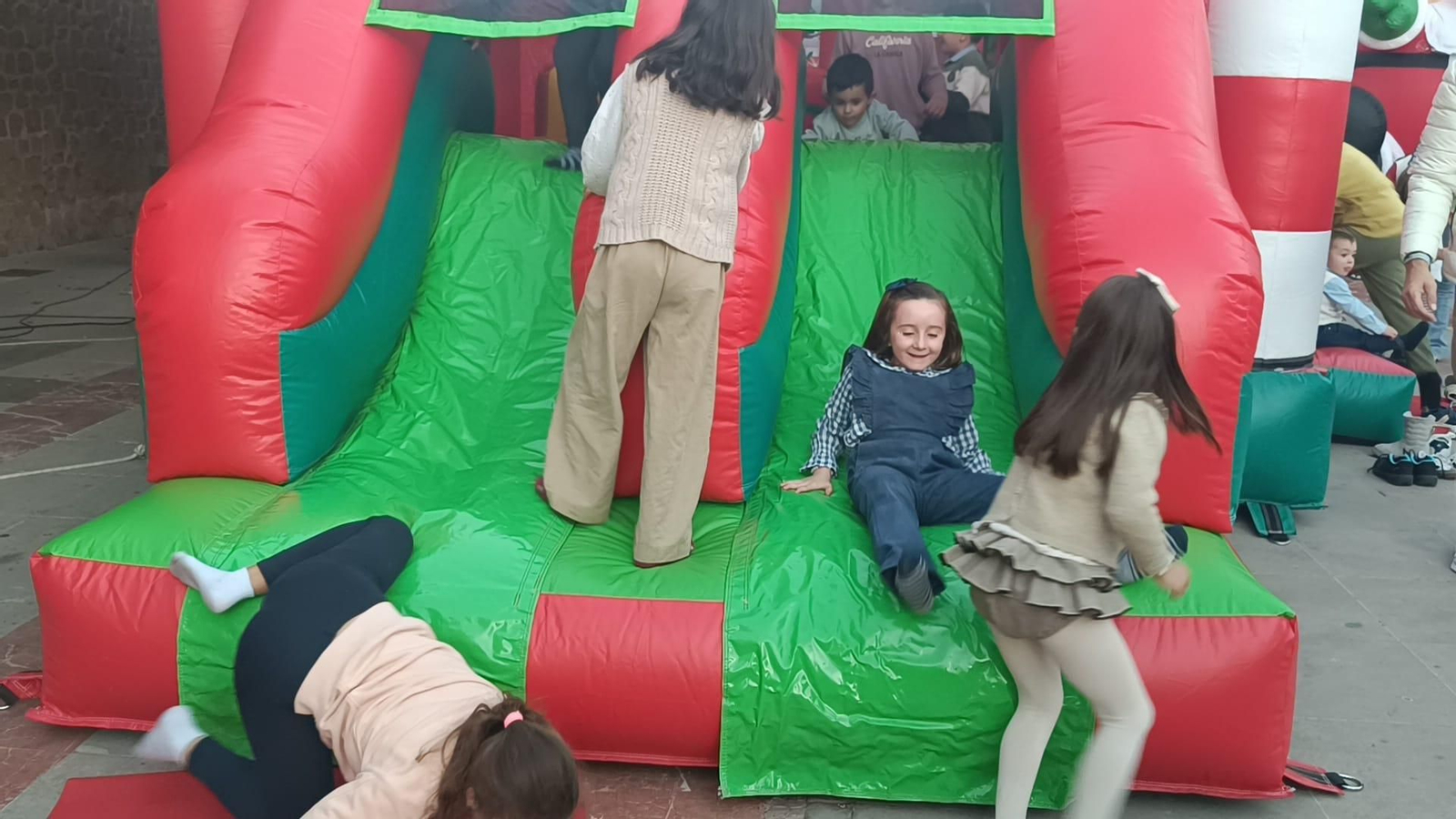 El mágico poblado navideño de Villa del Río, en imágenes