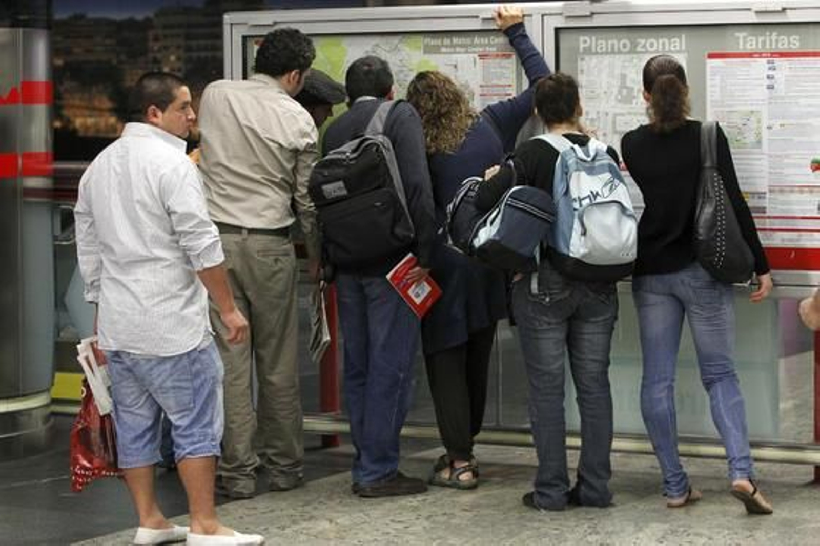 El paro de los empleados del Metro, que no cuenta con servicios mínimos, provoca desde el lunes el caos circulatorio en la capital. 

Foto: Agencias